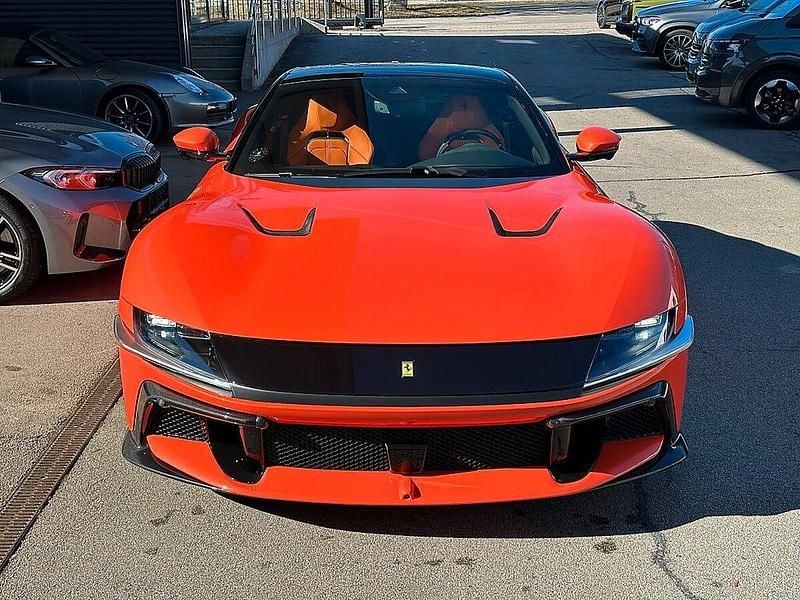 Neu Ferrari 12 Cilindri 831 PS (611 kW) 2025 Orange Limousine