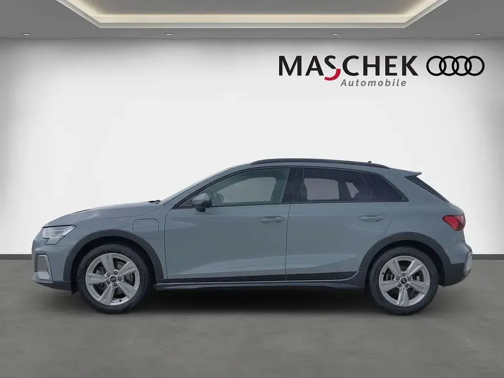 Gebraucht Audi A3 e-tron Sport 204 PS (150 kW) 2025 Grau Kleinwagen