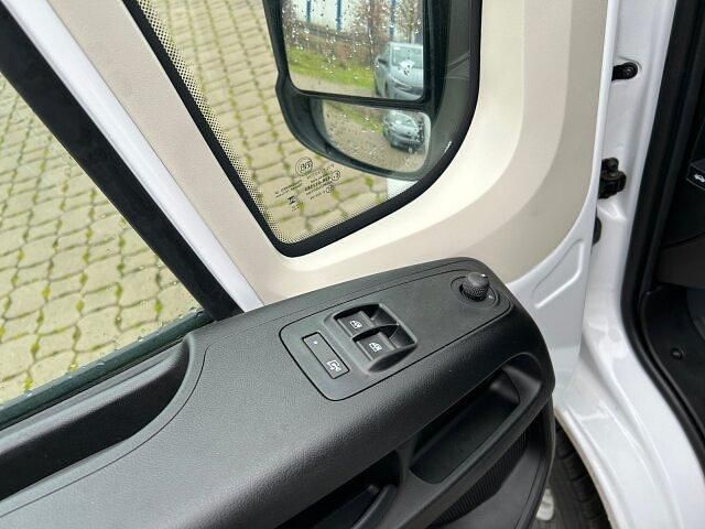 Gebraucht Opel Movano 140 PS (102 kW) 2025 Lackierung weiss icy/ typ aussenverkleidung spiegel flach standard Van