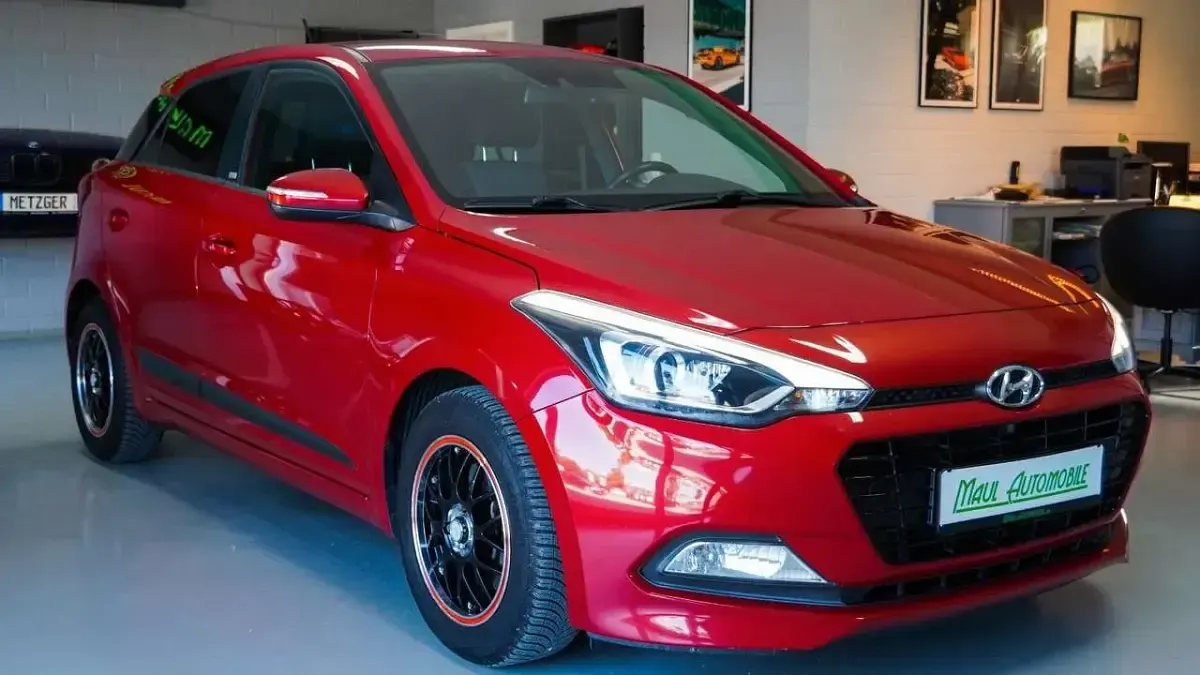Gebraucht Hyundai i20 Active 101 PS (74 kW) 2016 Red passion Kleinwagen