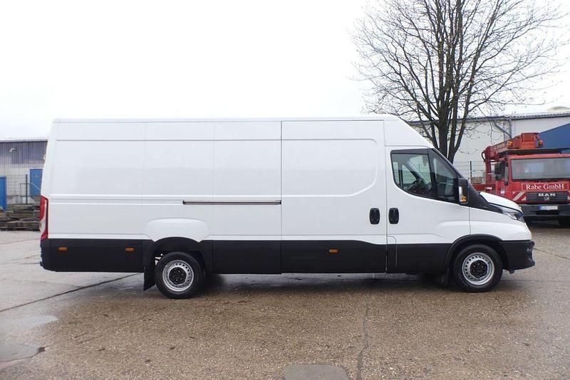 Gebraucht Iveco Daily 156 PS (114 kW) 2022 Weiß Van / Kleinbus