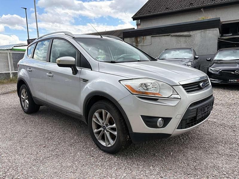 Gebraucht Ford Kuga Trend 140 PS (102 kW) 2010 Polarsilber metallic SUV