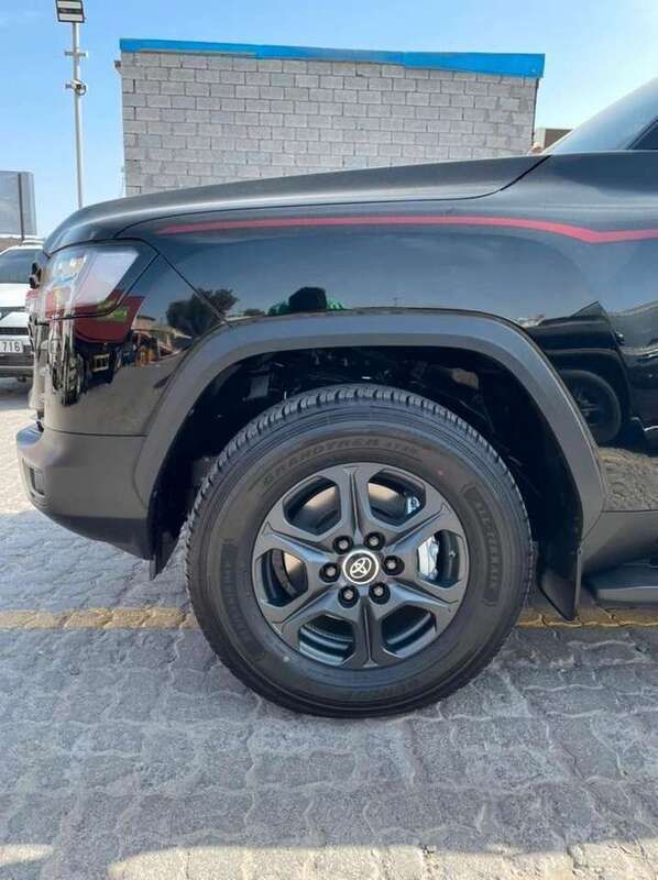 Gebraucht Toyota Land Cruiser 415 PS (305 kW) 2021 Raven black metallic SUV