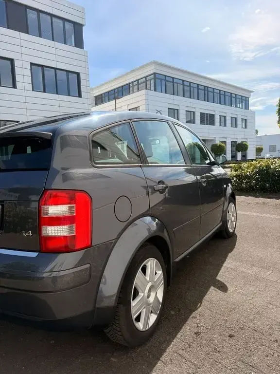 Occasion Audi A2 75 ch (55 kW) 2004 Gris Citadine