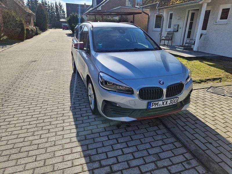 Gebraucht BMW 225 Active Tourer iPerformance 224 PS (164 kW) 2020 Silber Van / Kleinbus