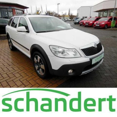 Gebraucht Skoda Octavia Scout 140 PS (102 kW) 2012 Weiß Kombi