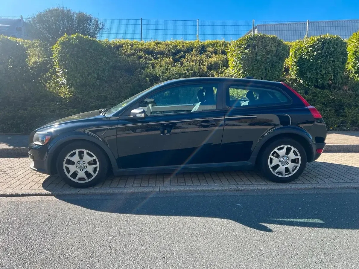 Usata Volvo C30 100 CV (73 kW) 2007 Nero Utilitaria