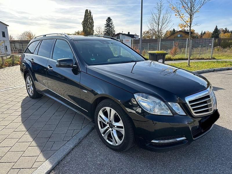 Schwarz Gebraucht 2010 Mercedes E350 Limousine | 5.999 € (Superpreis) - Bild 1/4