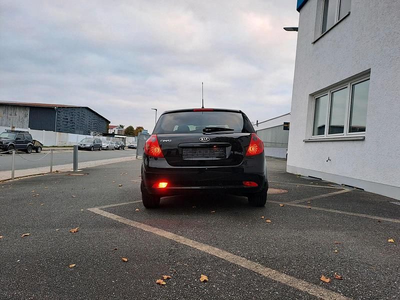 Gebraucht Kia Ceed EX 109 PS (80 kW) 2009 Schwarz Kleinwagen