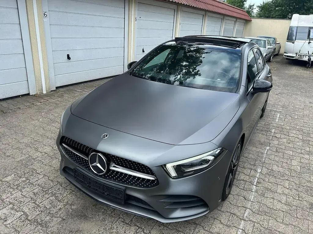 Gebraucht Mercedes A180 AMG line 136 PS (100 kW) 2022 Grau Limousine