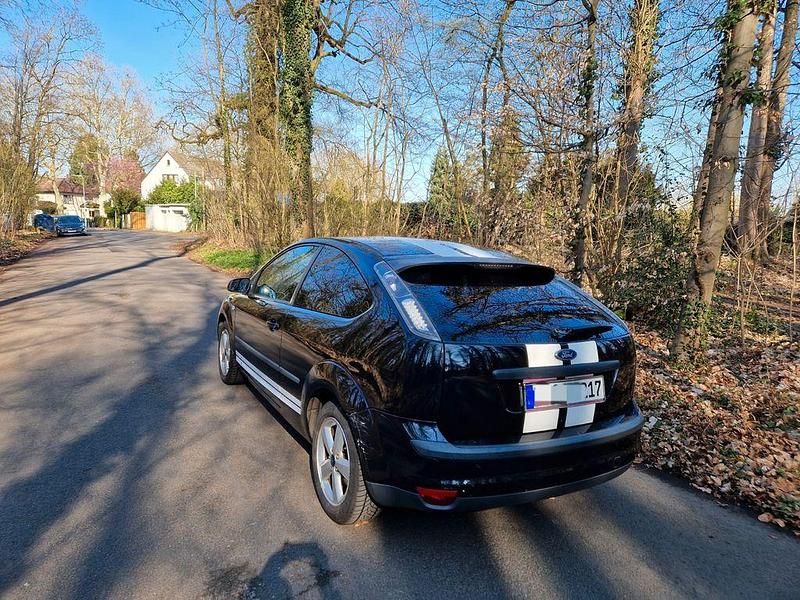 Gebraucht Ford Focus Sport 116 PS (85 kW) 2005 Schwarz Limousine