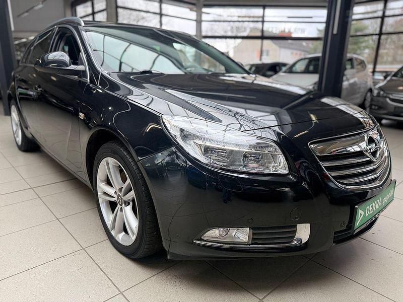 Gebraucht Opel Insignia Edition 220 PS (161 kW) 2011 Schwarz Kombi
