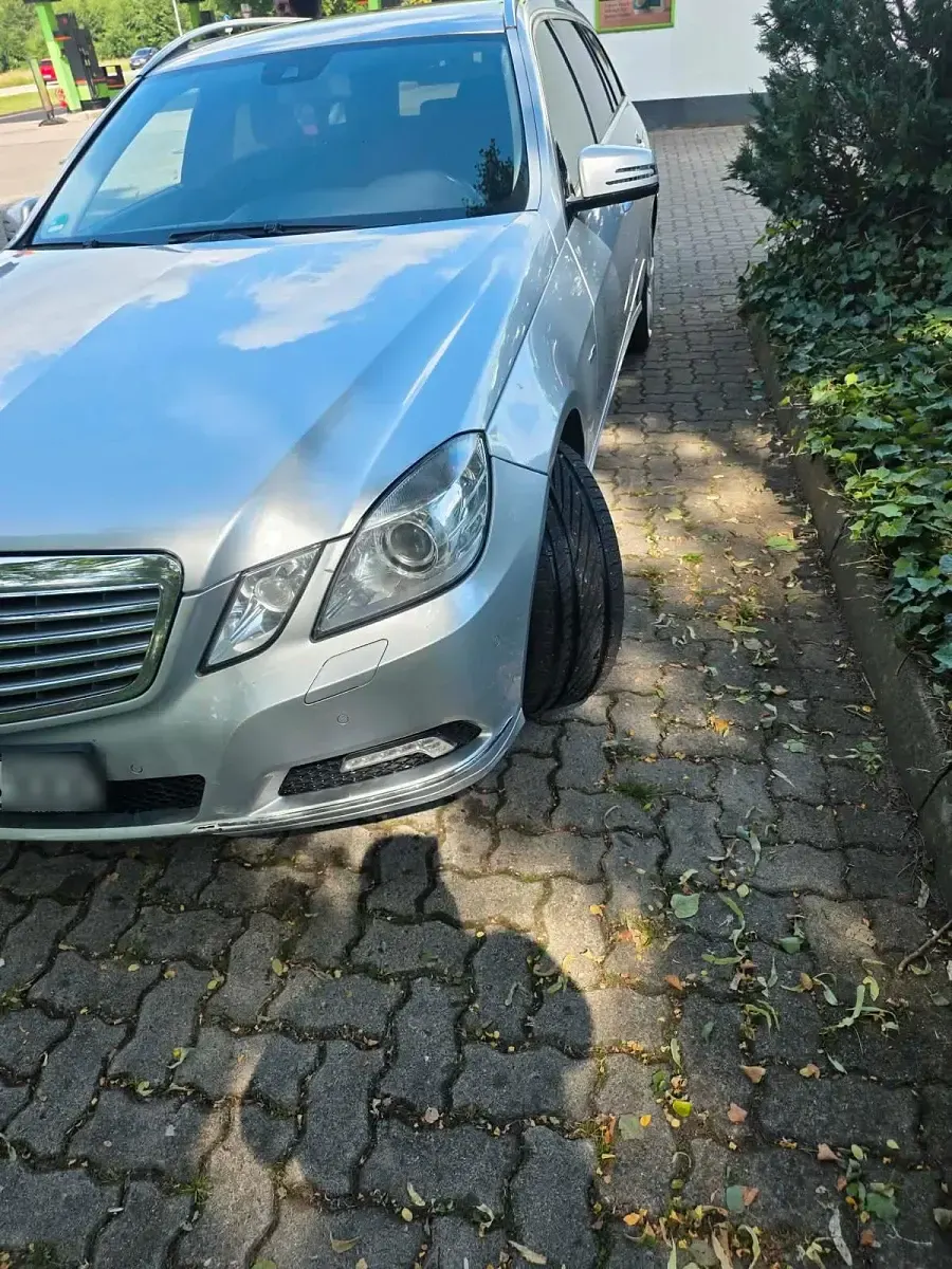 Gebraucht Mercedes E220 170 PS (125 kW) 2011 Silber Kombi