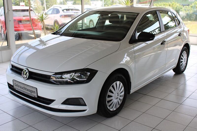 Weiß Gebraucht 2018 VW Polo Trendline Limousine | 11.500 € (Fairer Preis) - Bild 1/4