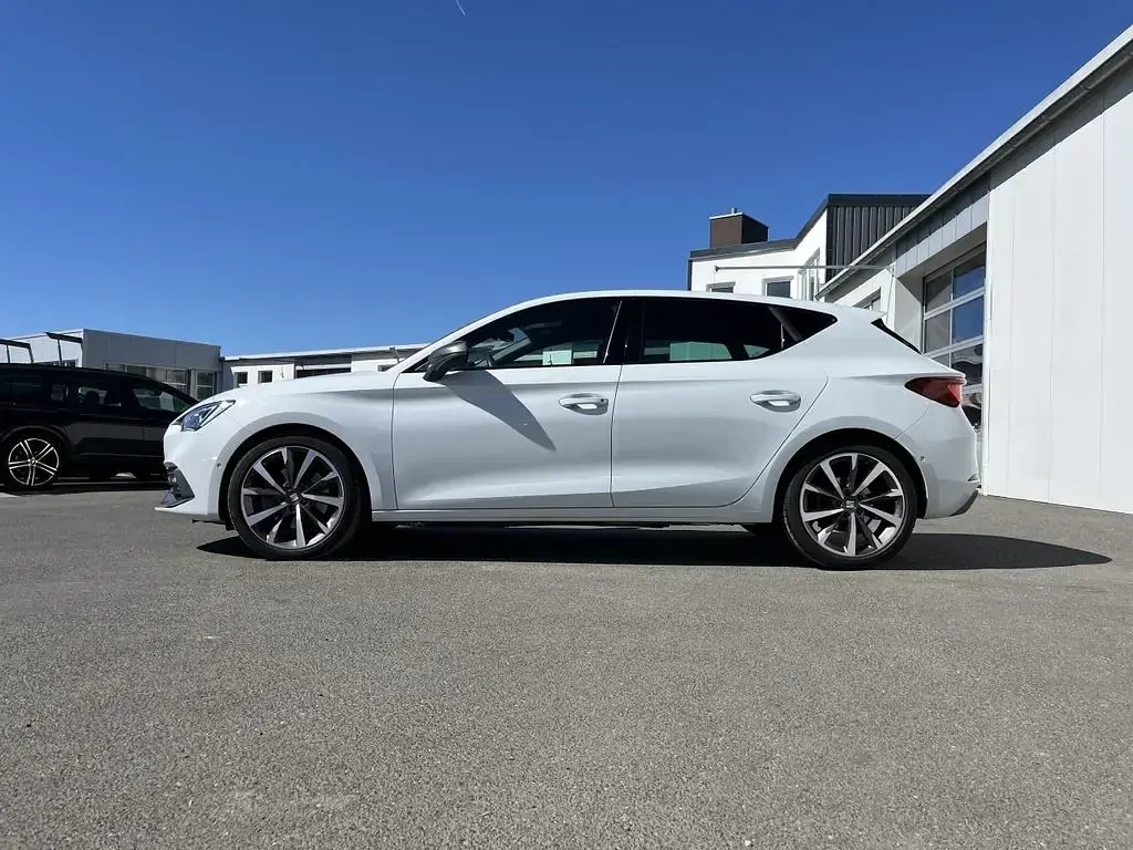 Gebraucht Seat Leon FR 190 PS (139 kW) 2022 Weiß Limousine