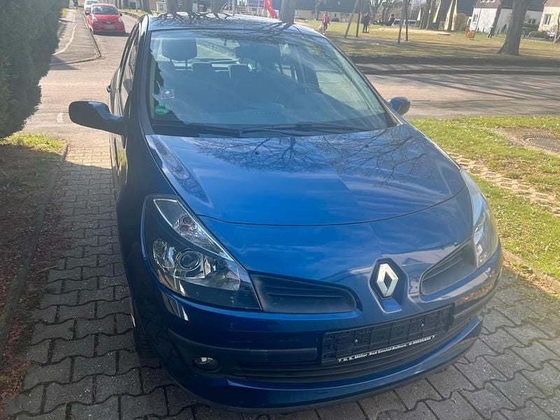 Gebraucht Renault Clio II Dynamique 101 PS (74 kW) 2007 Blau Kleinwagen