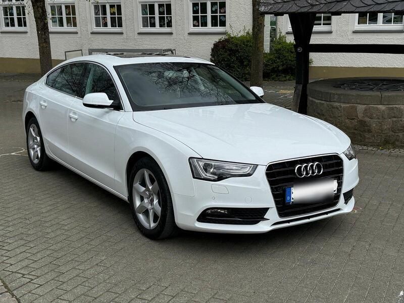 Weiß Gebraucht 2011 Audi A5 Sportback Limousine | 13.200 € (Fairer Preis) - Bild 1/4