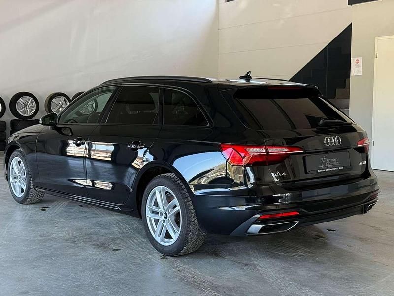 Second-hand Audi A4 Advanced 204 CP (150 kW) 2023 Negru Break
