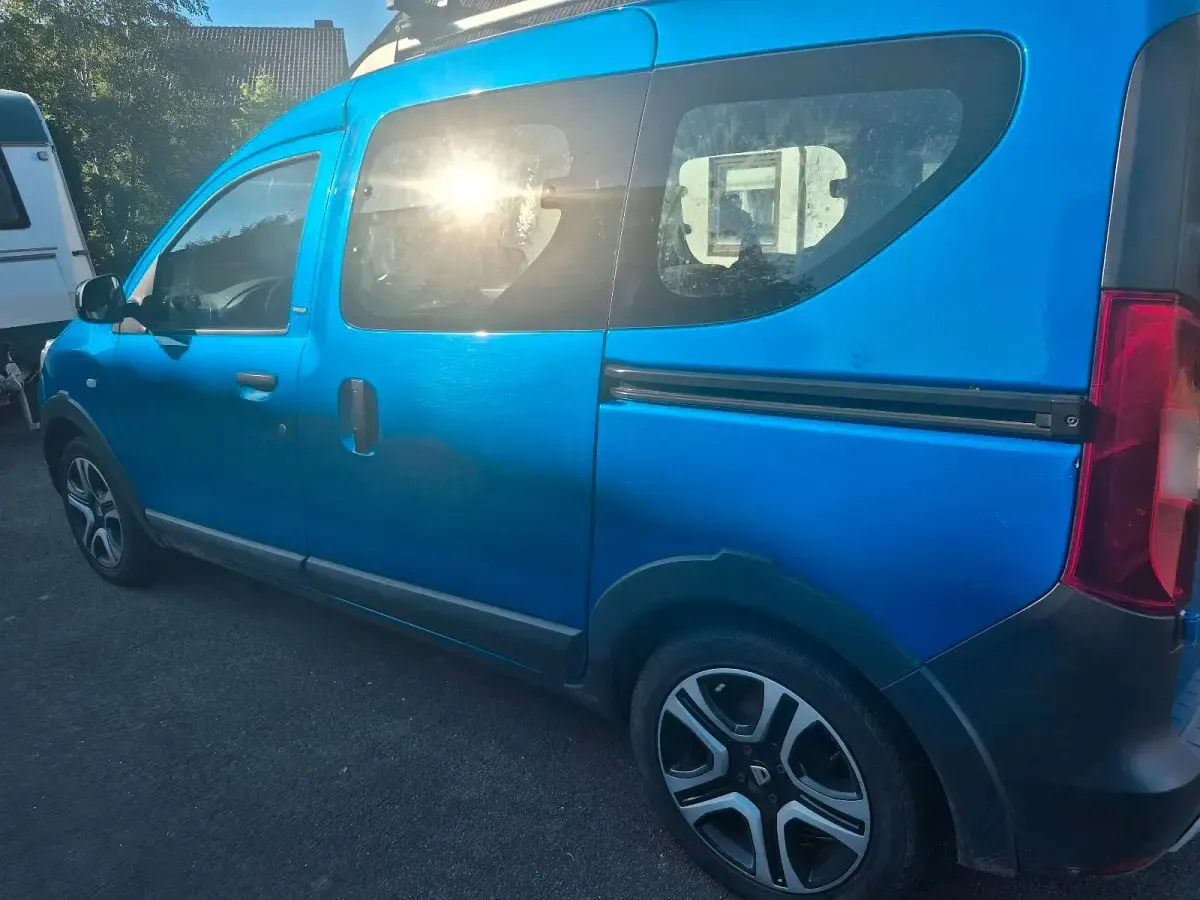 Gebraucht Dacia Dokker Stepway 115 PS (84 kW) 2018 Blau Van / Kleinbus