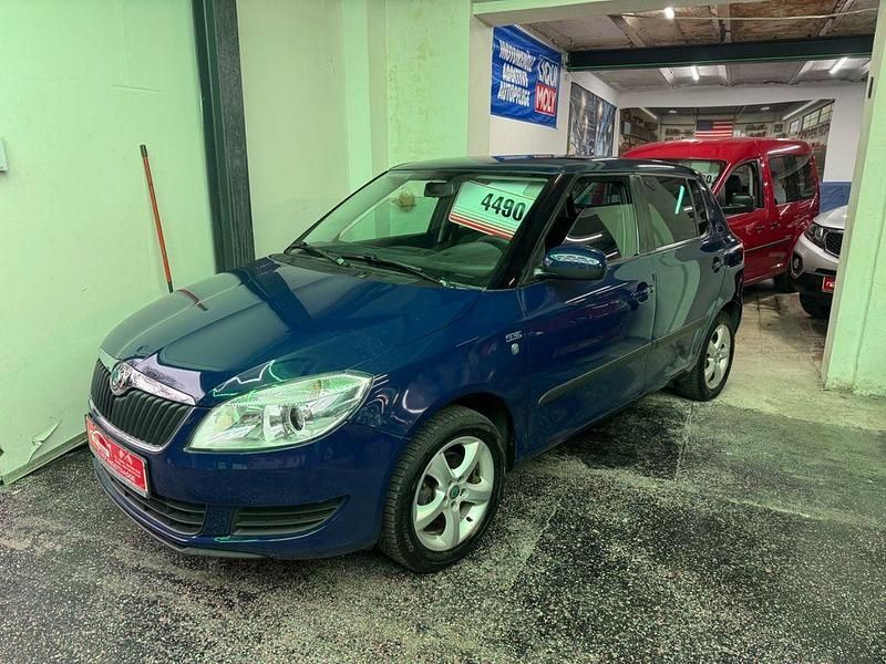 Gebraucht Skoda Fabia Ambition 60 PS (44 kW) 2011 Blau Limousine