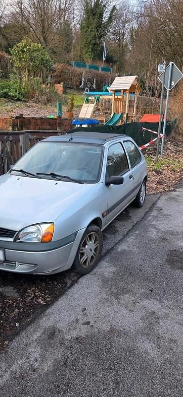 Gebraucht Ford Fiesta 60 PS (44 kW) 2000 Silber Kleinwagen