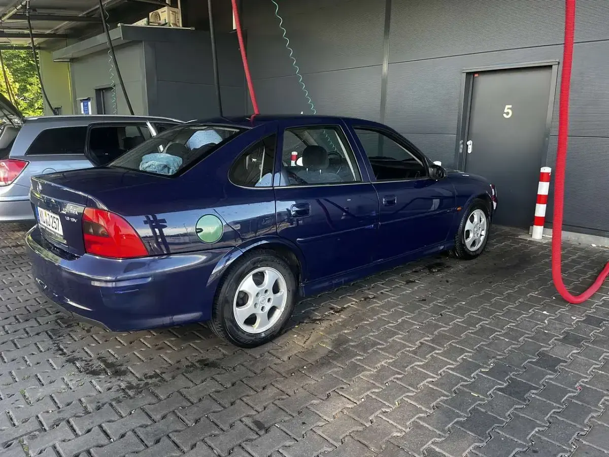 Gebraucht Opel Vectra Edition 101 PS (74 kW) 2000 Limousine