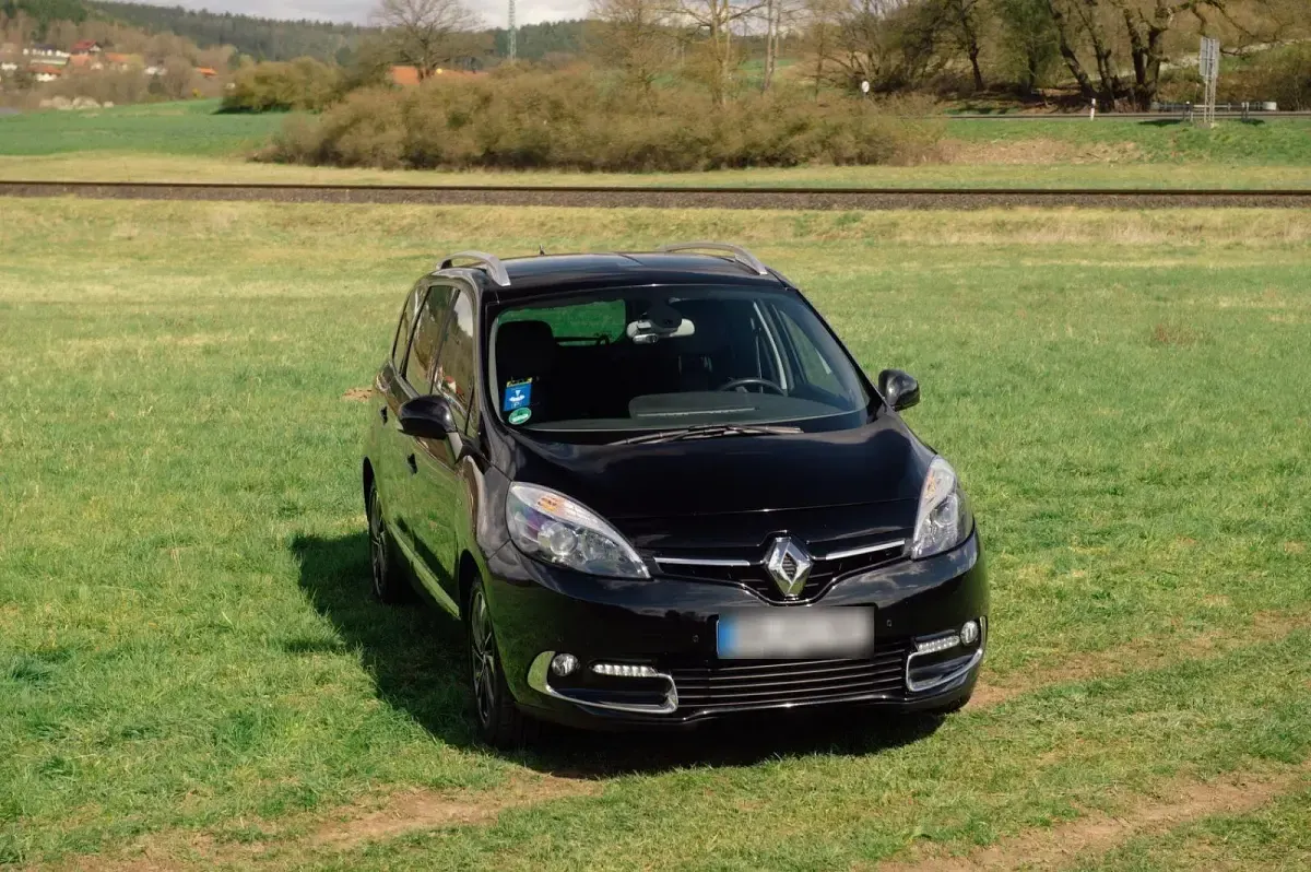 Gebraucht Renault Grand Scénic IV Bose Edition 131 PS (96 kW) 2016 Schwarz Van / Kleinbus