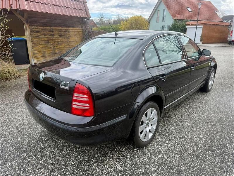 Gebraucht Skoda Superb 193 PS (141 kW) 2003 Schwarz Limousine