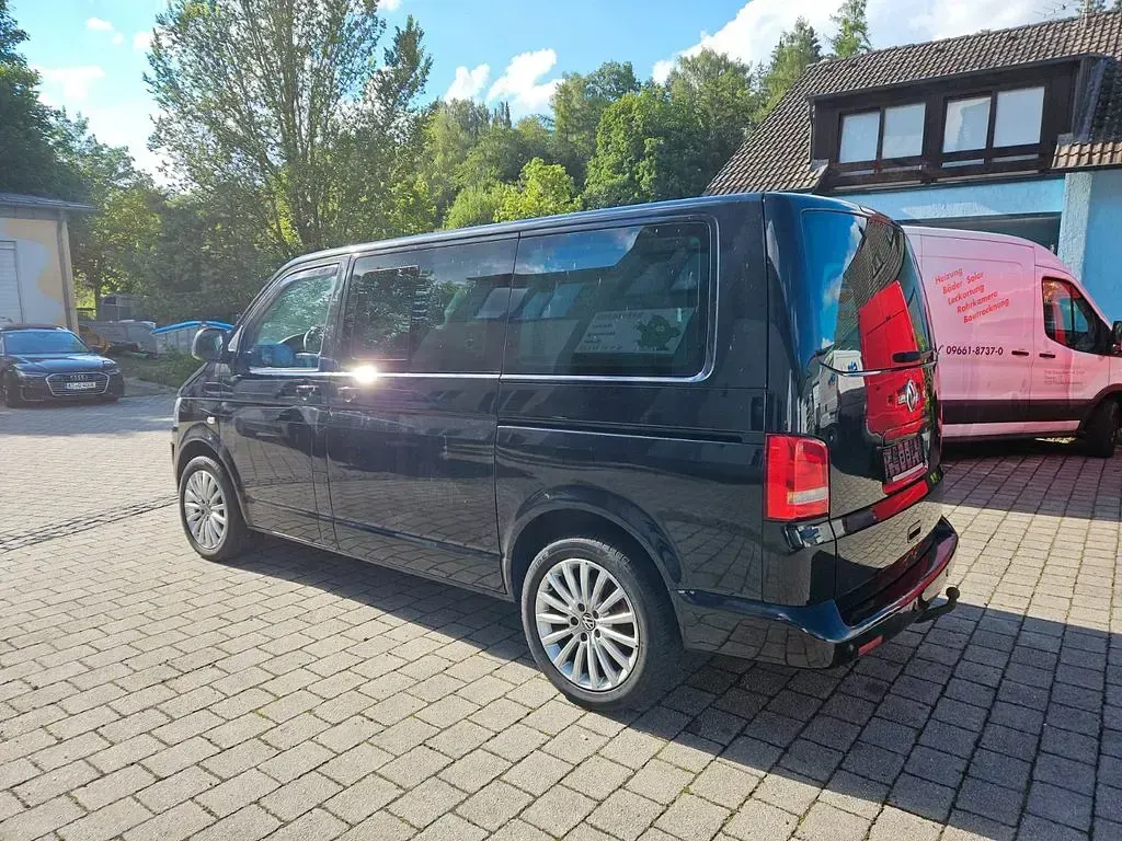 Używany VW Caravelle 140 KM (102 kW) 2010 Czarny Van