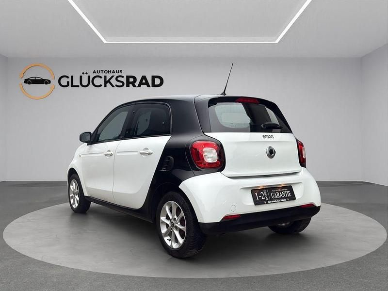 Gebraucht Smart ForFour Passion 71 PS (52 kW) 2019 Weiß Kleinwagen