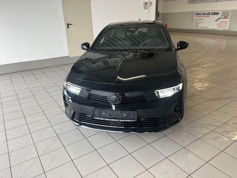 Gebraucht Opel Astra 131 PS (96 kW) 2025 Schwarz Limousine