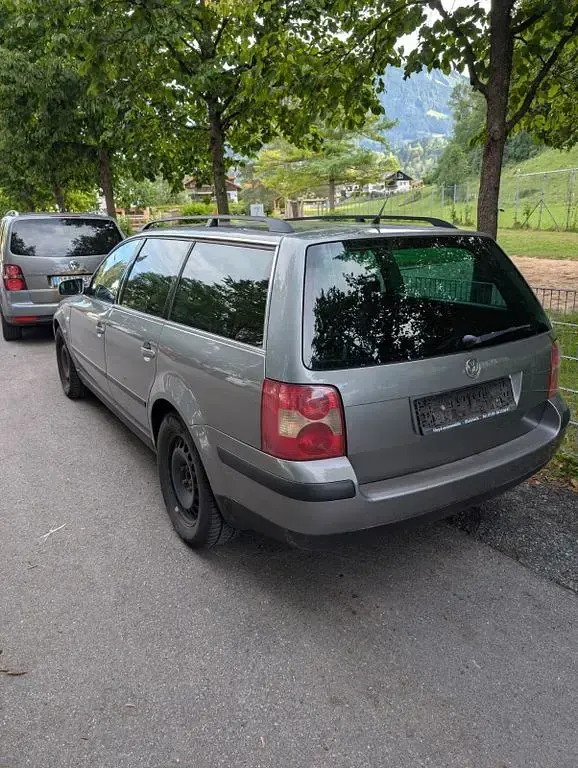 Gebraucht VW Passat Comfortline 131 PS (96 kW) 2003 Silber Limousine