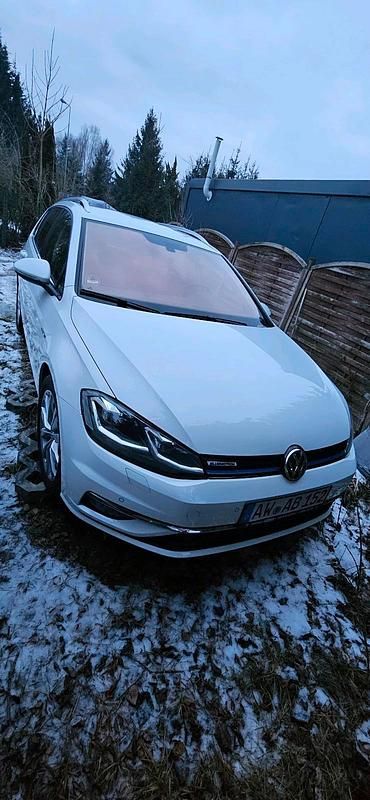 Gebraucht VW Golf VIII 131 PS (96 kW) 2020 Weiß Kombi