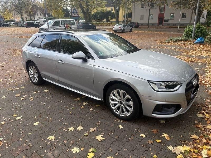 Silber Gebraucht 2021 Audi A4 Kombi | 20.200 € (Superpreis) - Bild 1/4