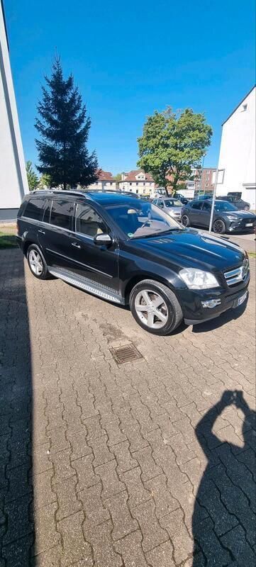 Schwarz Gebraucht 2009 Mercedes GL320 SUV | 11.999 € (Fairer Preis) - Bild 1/4