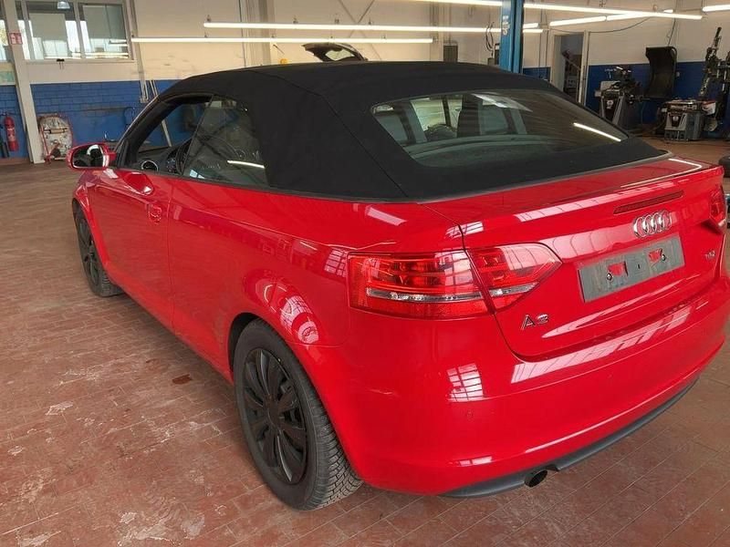 Gebraucht Audi A3 Cabriolet Ambition 140 PS (102 kW) 2012 Rot Cabrio