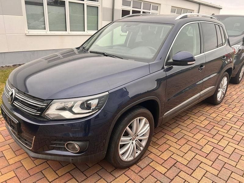 Blau Gebraucht 2014 VW Tiguan Sportline SUV | 16.850 € (Teuer) - Bild 1/4