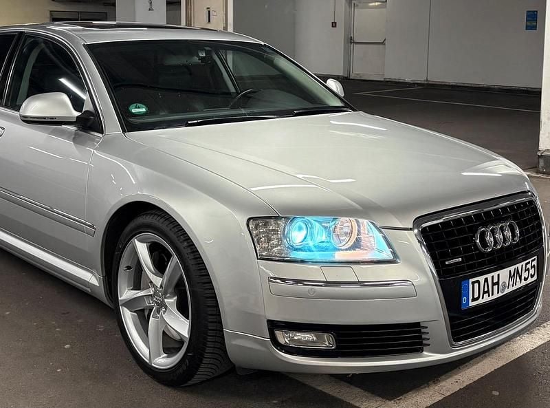 Silber Gebraucht 2008 Audi A8 Limousine | 10.499 € - Bild 1/4