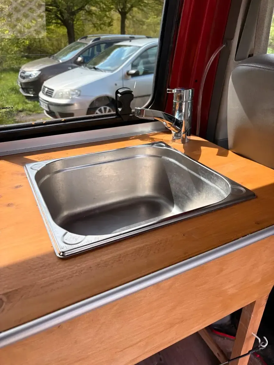 Gebraucht VW T5 102 PS (75 kW) 2003 Rot Van