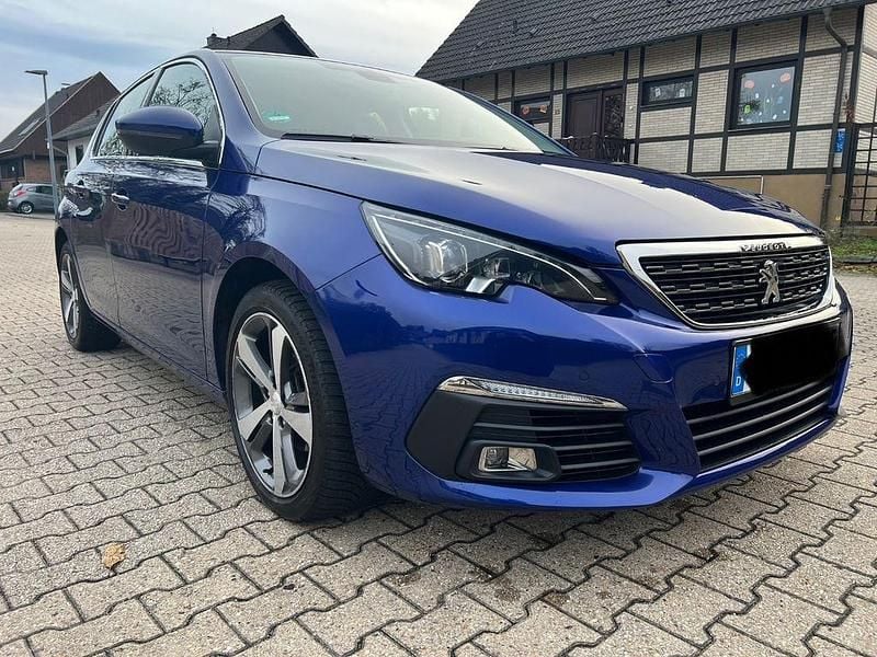 Blau Gebraucht 2019 Peugeot 308 Allure Limousine | 11.400 € (Guter Preis) - Bild 1/4