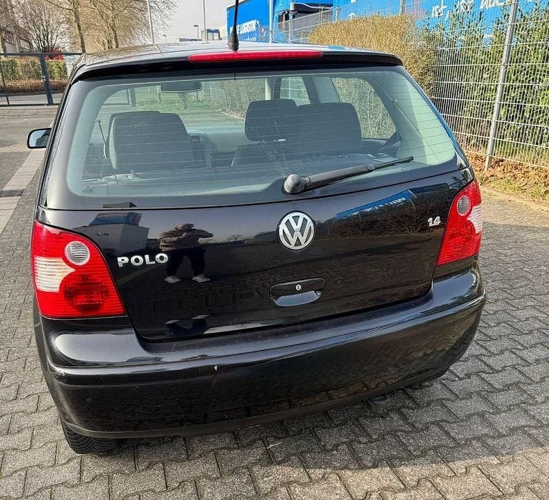 Gebraucht VW Polo Basis 75 PS (55 kW) 2003 Schwarz Limousine