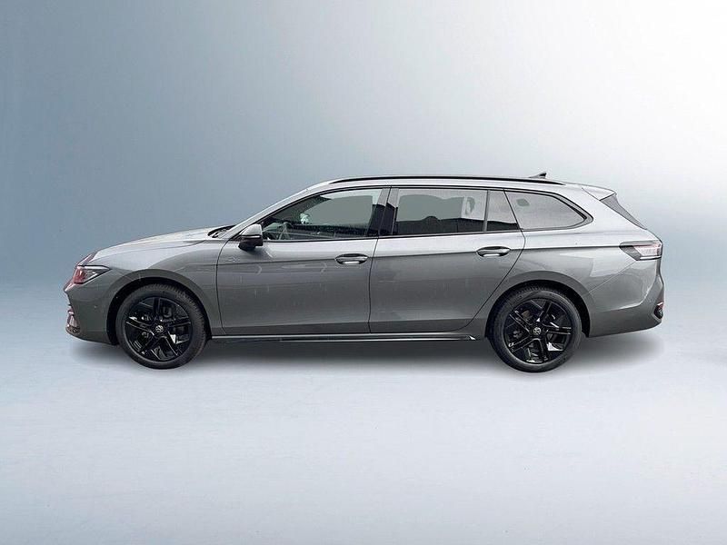 Neu VW Passat R-line 150 PS (110 kW) 2025 Grau Limousine