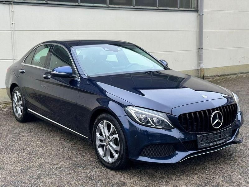 Gebraucht Mercedes C220 Edition 163 PS (119 kW) 2015 Blau Limousine