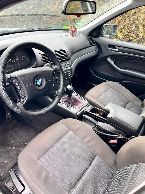 Gebraucht BMW 318 2004 Grau Kombi