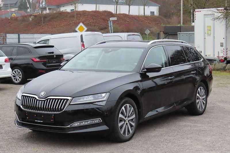 Gebraucht Skoda Superb 150 PS (110 kW) 2023 Schwarz Kombi
