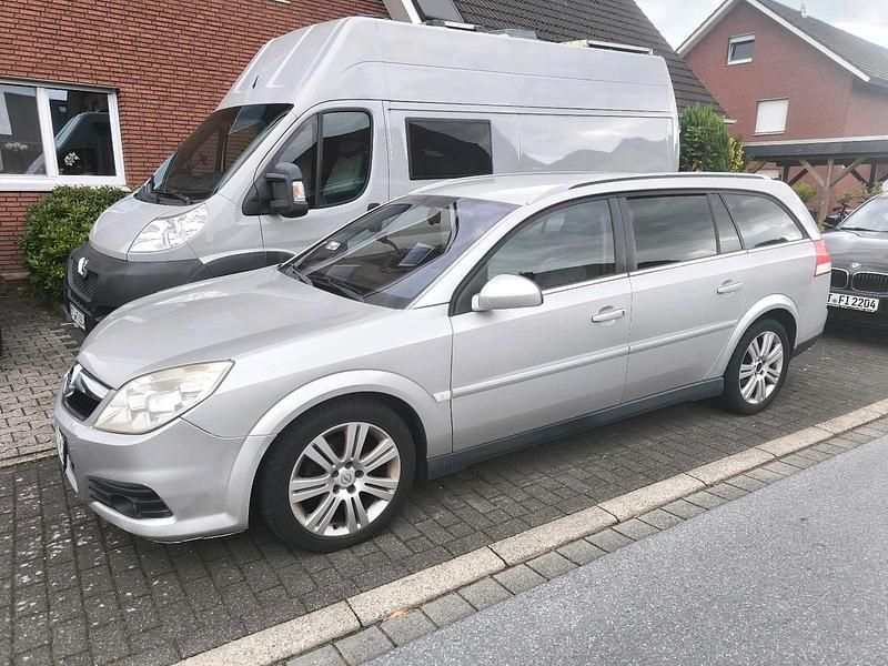 Silber Gebraucht 2007 Opel Vectra Kombi | 2.500 € (Etwas zu teuer) - Bild 1/2