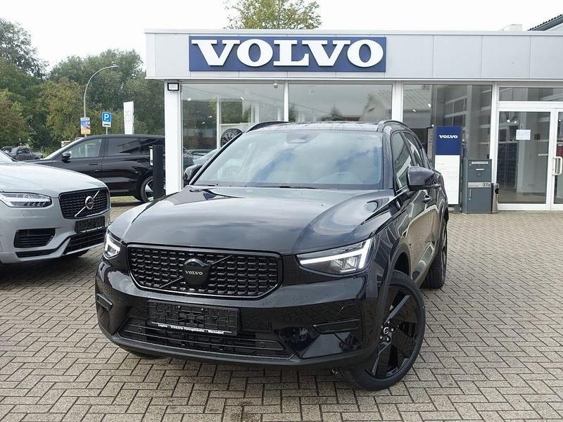 Onyx black Neu 2025 Volvo XC40 Plus SUV | 42.900 € (Fairer Preis) - Bild 1/4