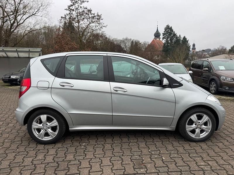 Gebraucht Mercedes A160 95 PS (69 kW) 2010 Silber Kleinwagen