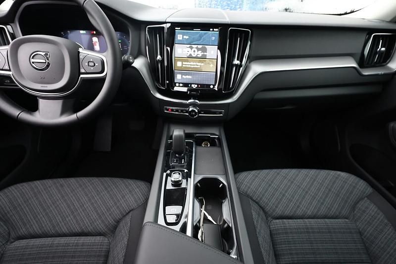 Gebraucht Volvo XC60 Core 350 PS (257 kW) 2024 Schwarz SUV