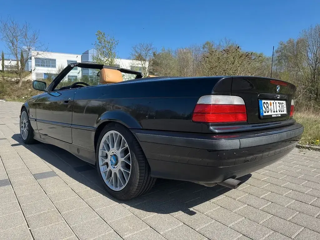 Gebraucht BMW 320 Cabriolet 150 PS (110 kW) 1997 Schwarz Cabrio